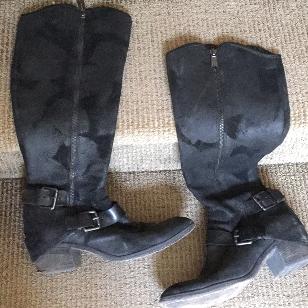 Donald pliner boots festival rodeo market country concert travel cabin vacay